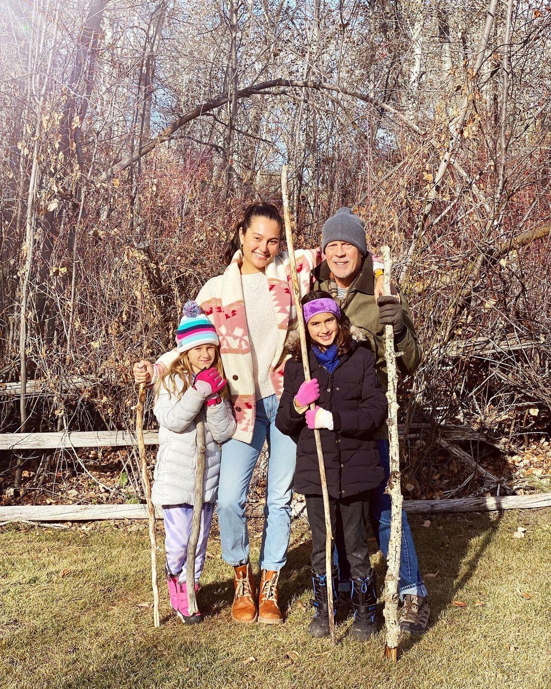 Emma Heming Willis, Bruce Willis and their daughters